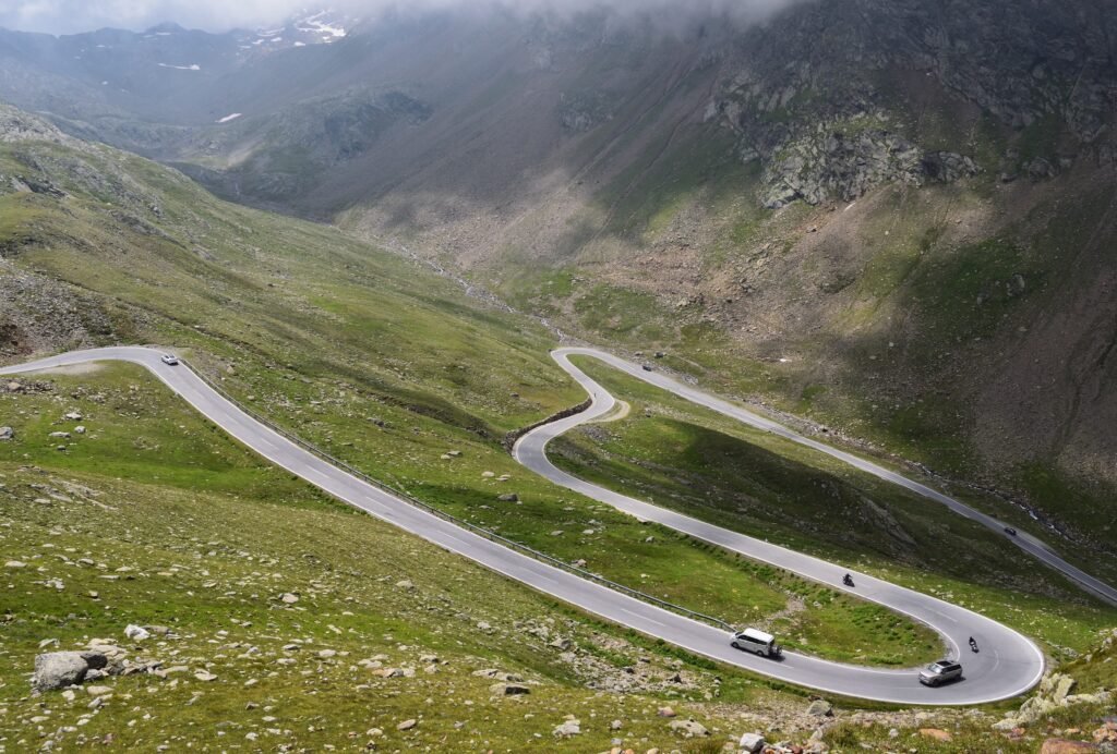 Timmeljoch alppitien viimeinen osuus Itävallan puolella