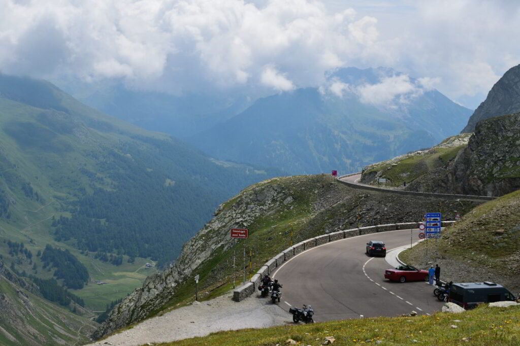 Passo Rombo Italian puoleinen alppitie