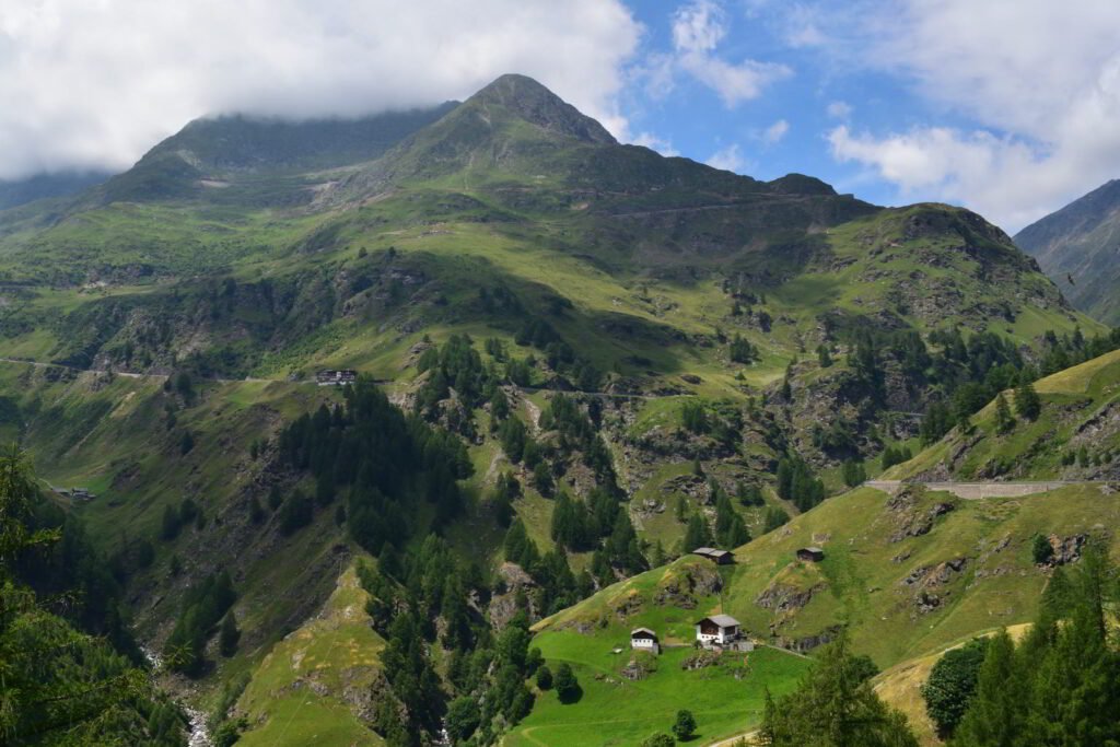 Alppimaisema Passo Rombolta
